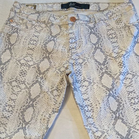 iLicito Jeans Wear Authentic Collection White Gray Snakeskin Print Pants Jeans - Picture 5 of 14